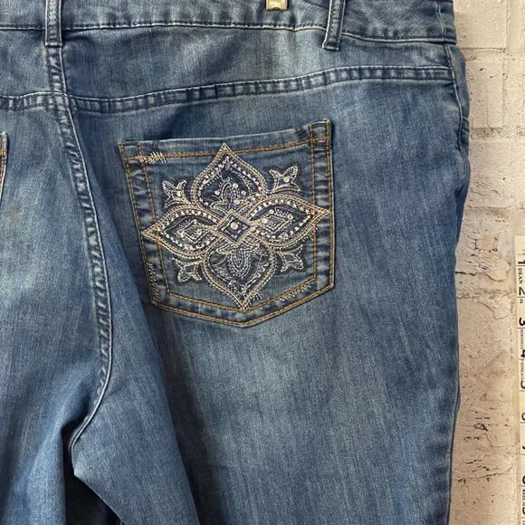 CJ Banks Denim Bermuda Shorts with Embellished Pockets โ Size 24W - Picture 6 of 11